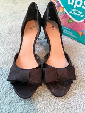 H&M Black Bow Open-Toe Women's Heels